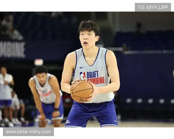 杨瀚森上半场陷犯规困扰仅得两分开拓者暂时落后国王六分 杨瀚森上半场陷犯规困扰仅得两分开拓者暂时落后国王六分