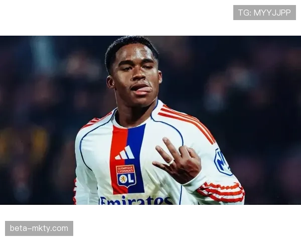 恩德里克与贡萨洛隔空对决 西甲俱乐部替补中锋席位争夺升温